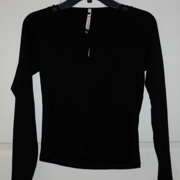 NEW Juniors POOF Black Caged V Neck Top Medium - Picture 2 of 3